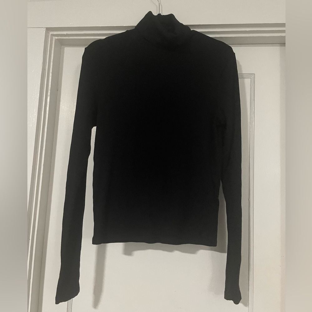 Divided Ribbed Turtleneck Sz M